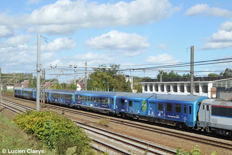 Connecting Europe Express Duffel